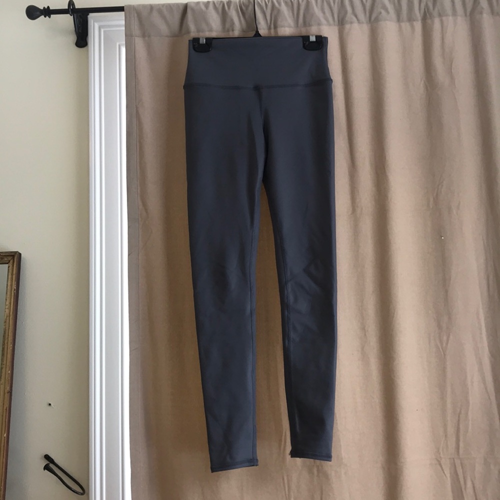 Alo Airbrush leggings in glossy slate